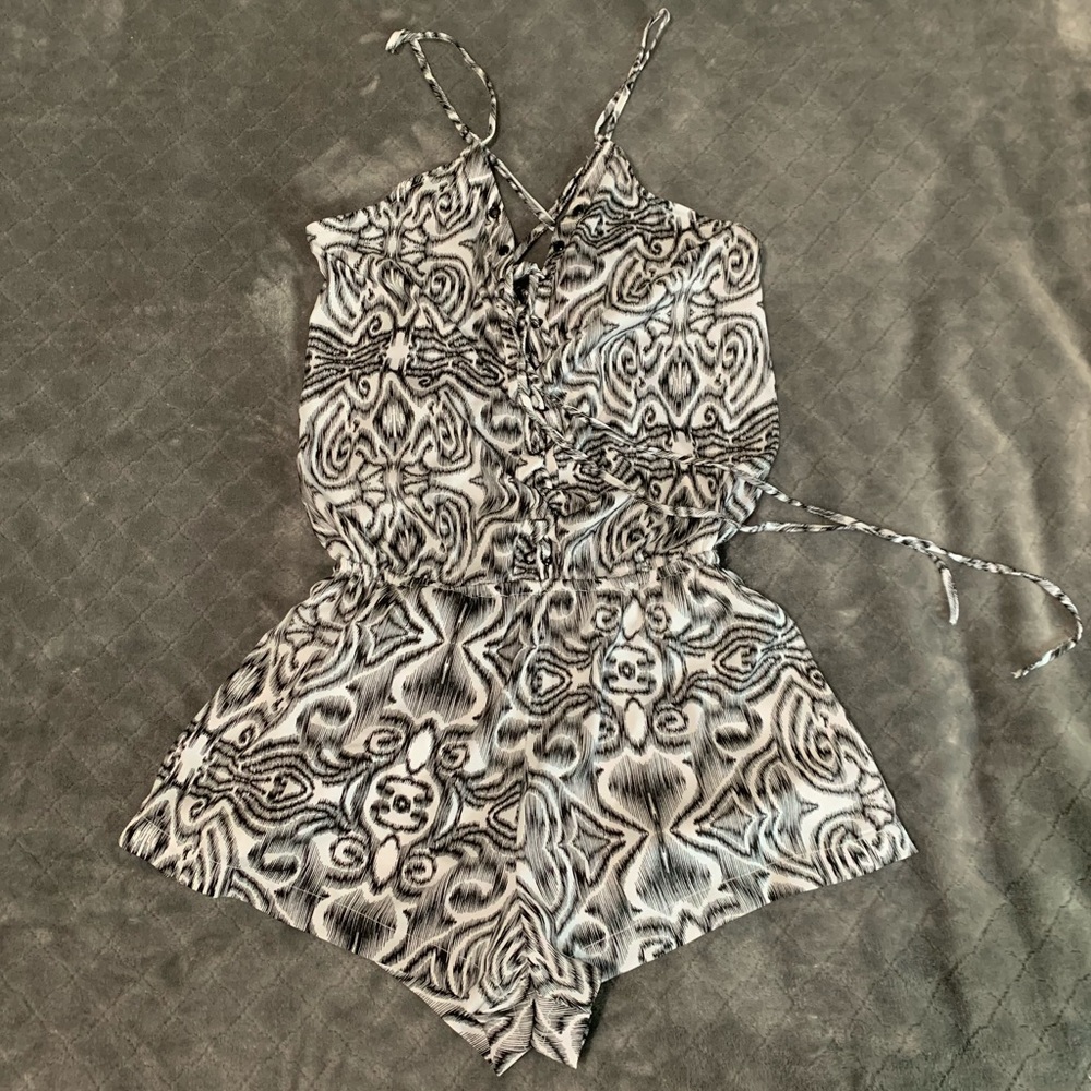 Black White Romper - image 2